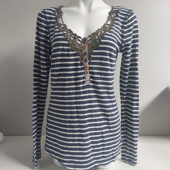 We the Free‎ Blue White Strip Top Distressed Hem Embroidered Pull Over Women L - Picture 1 of 9